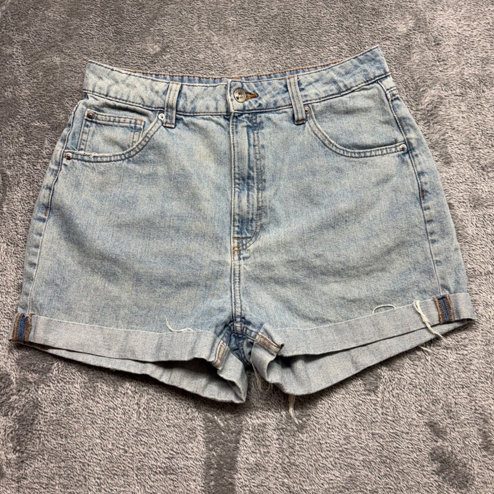 H&M Divided Denim Shorts Women Size 8 Light Blue Good High Waisted Cuffed 536